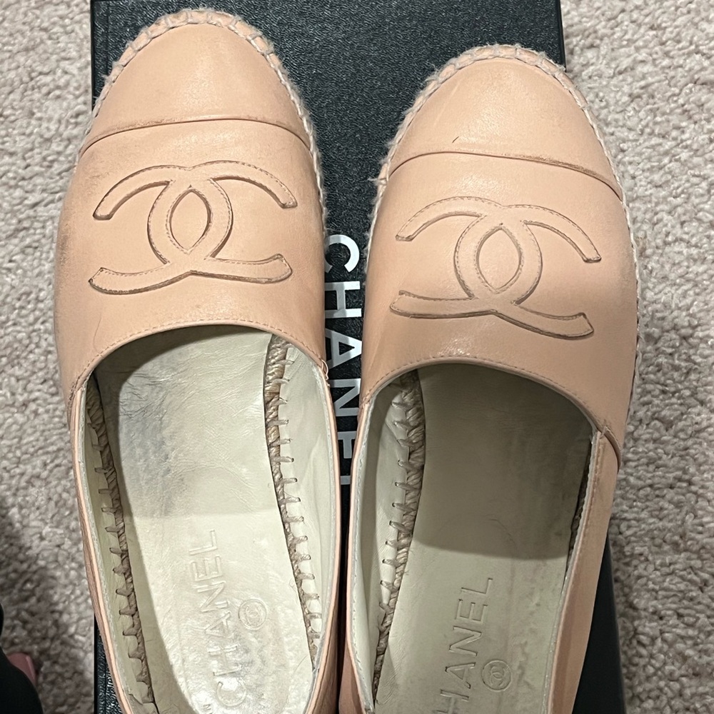 Chanel Tan Espadrilles Classic Style - Picture 16 of 16